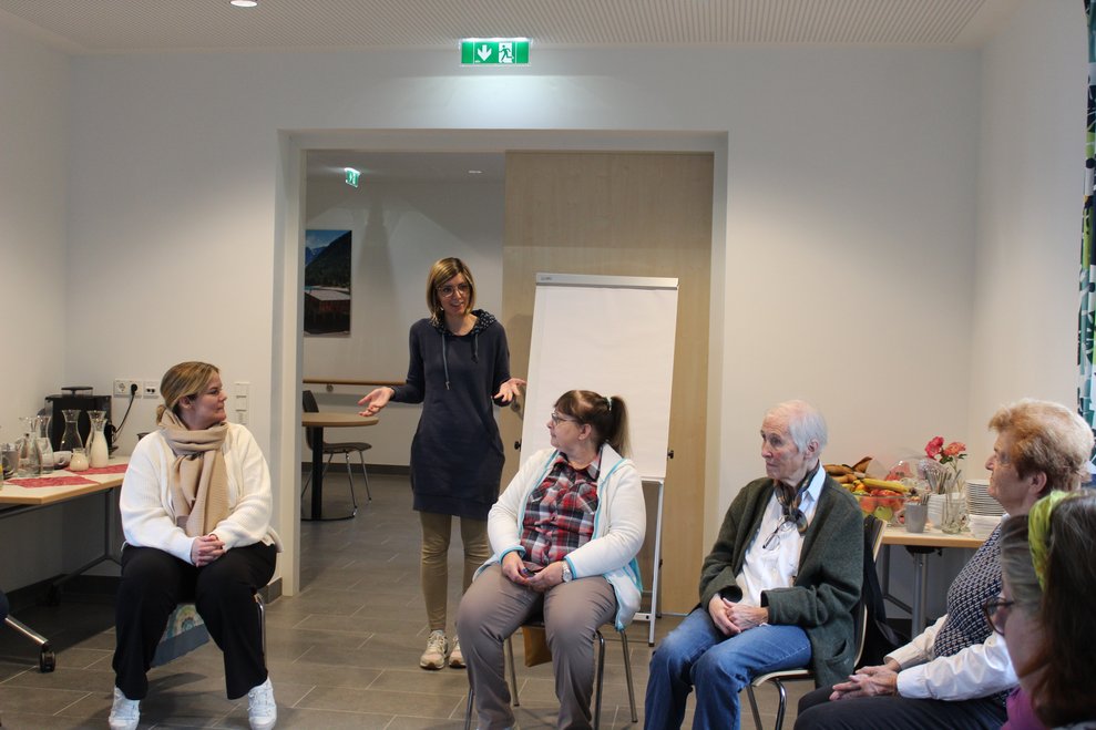 Gleich nach der Begrüßung durch unsere stv. kfm. Direktorin Frau Petra Gruber-Kram...