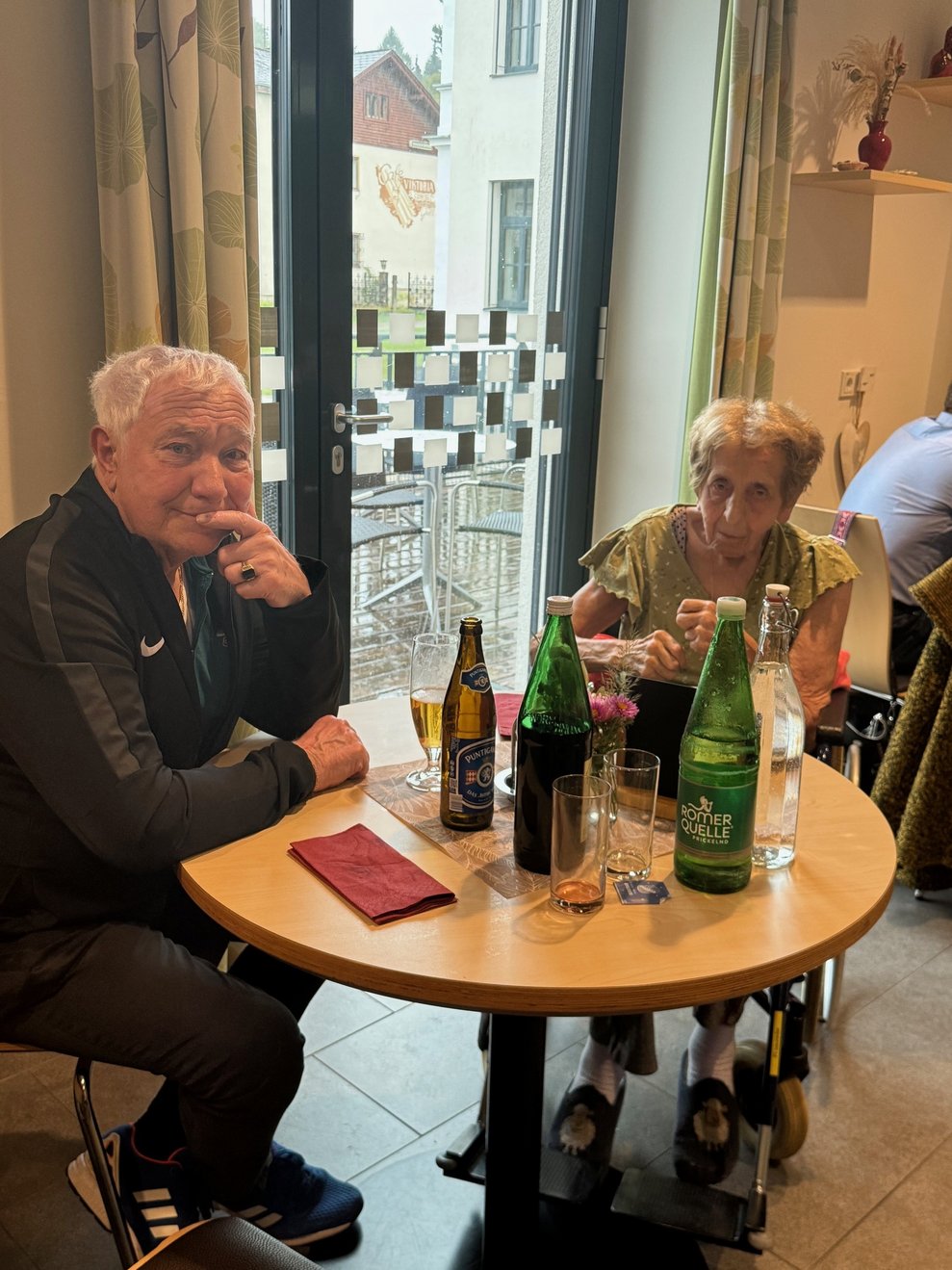 und vielen Angehörigen.