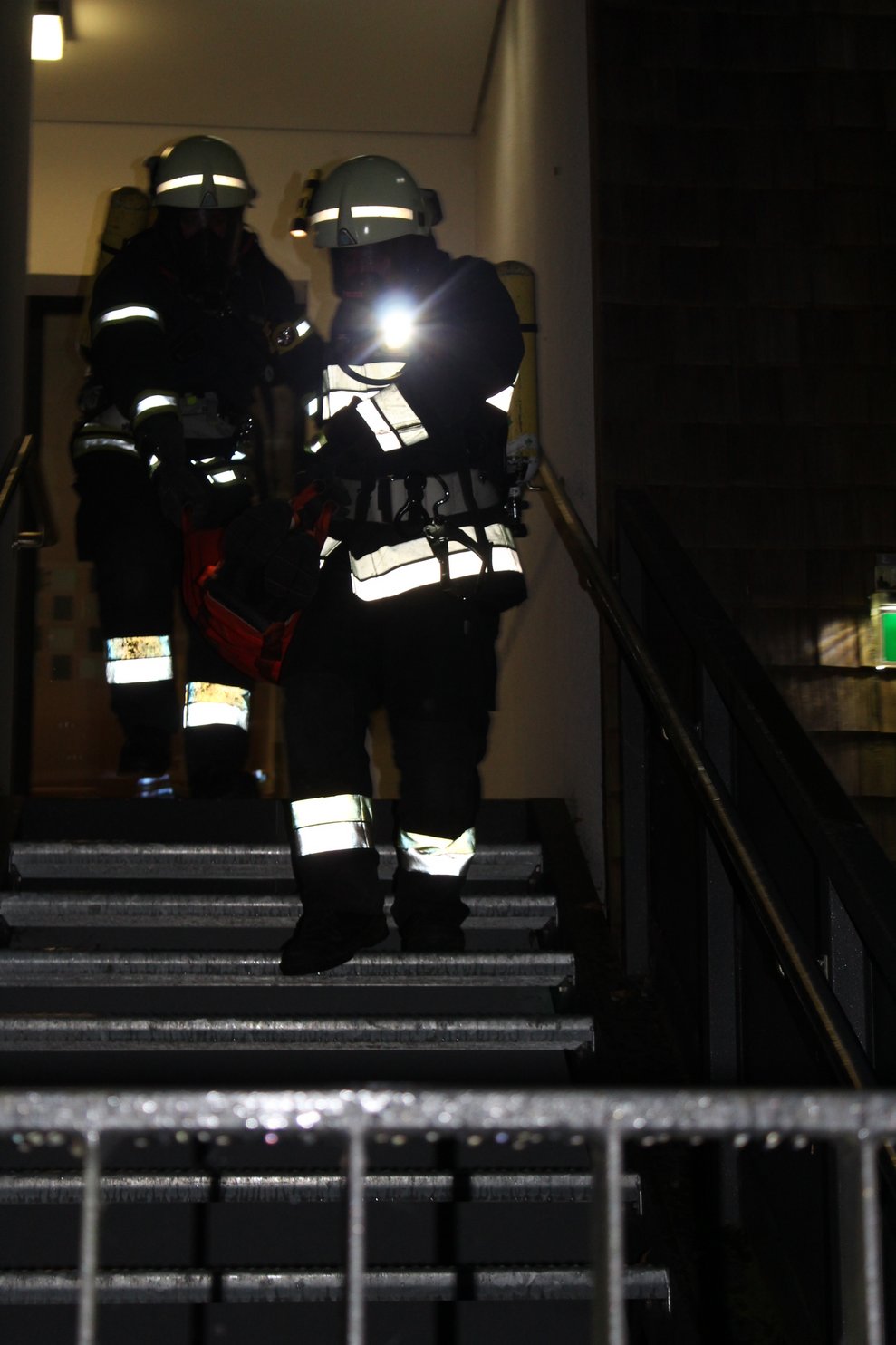 wurde zum Schluss noch über die Fluchtstiege evakuiert. 