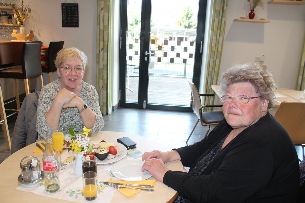 Gäste des Osterfrühstücks