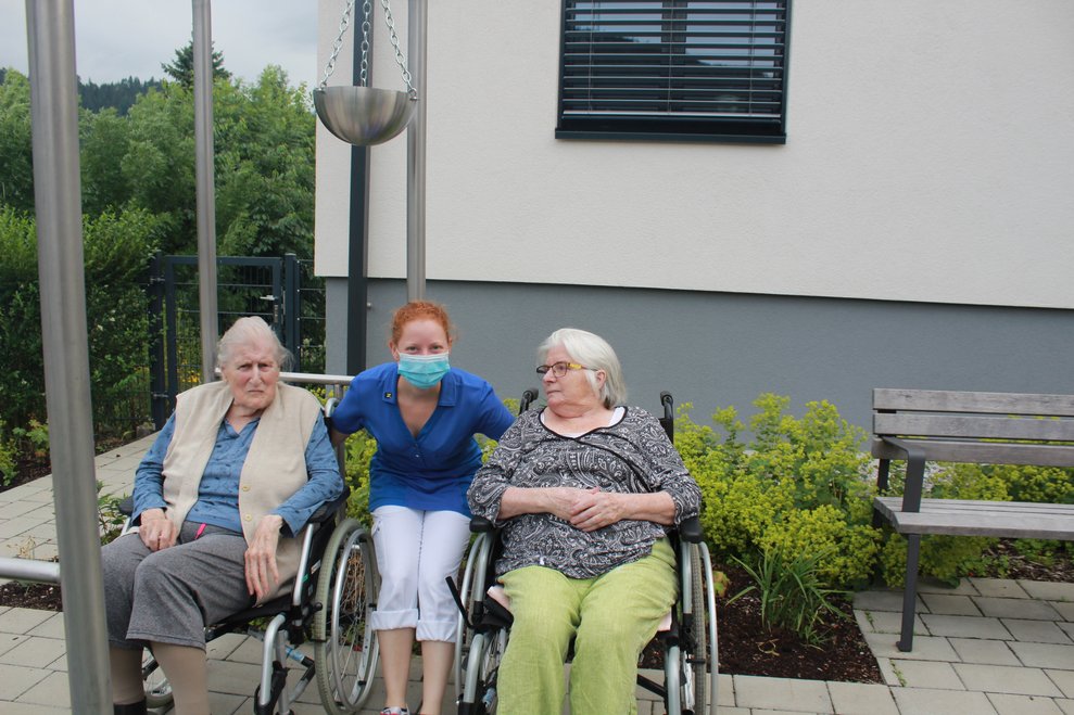 Musikabend im Rosengarten mit Stockbrot