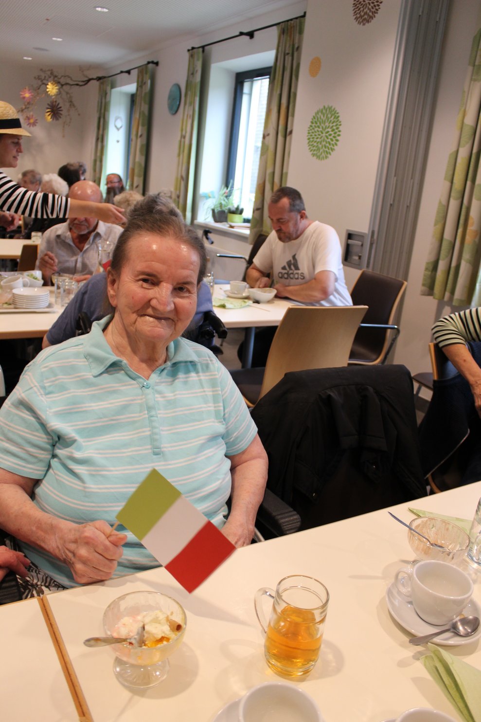 schwenkten genauso die Fahnen...