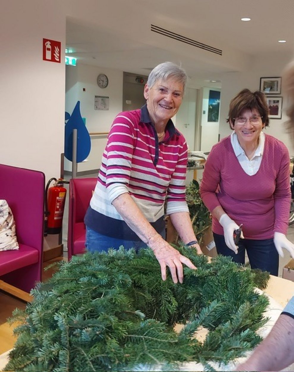 und den großen Adventkranz für den Eingangsbereich...
